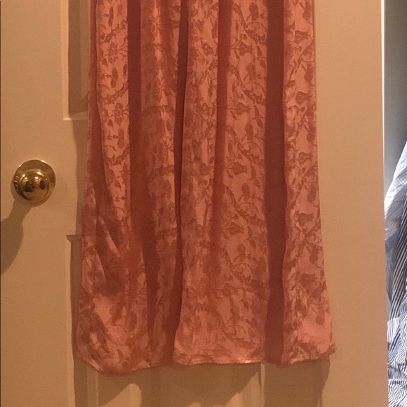 Dress, silk, key hole, tie in the front, high low. - Picture 7 of 7